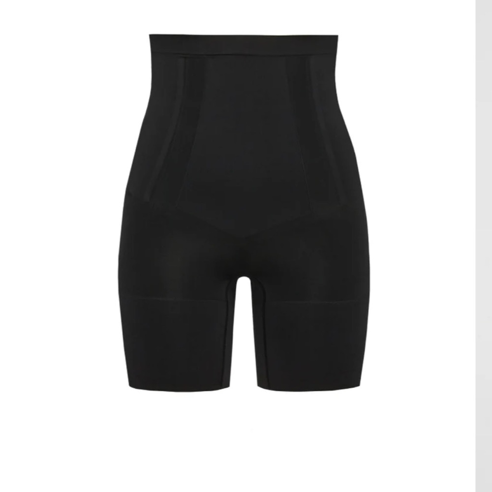 Spanx Sculpting High-Waisted Mid-Thigh Short. Size L.